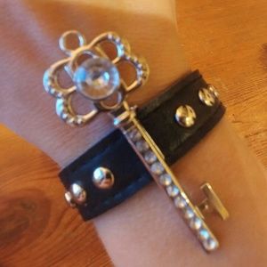 Skeleton Key Bracelet! 🔑 💀